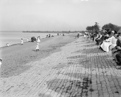 Voor het Duitse gebouw, Jackson Park, Chicago, c.1900 door Detroit Publishing Co.