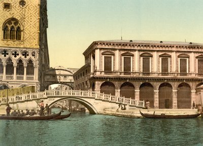 Strobrug met de Brug der Zuchten op de achtergrond, Venetië, 1890-1900 door Detroit Publishing Co.