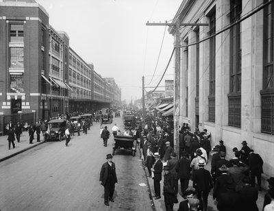 Werknemers Buiten Ford Motor Company, Detroit, Michigan, VS, ca. 1910 door Detroit Publishing Co.