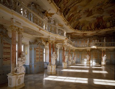 Zicht op de bibliotheekzaal van het Schussenried-klooster door Dominikus Zimmermann