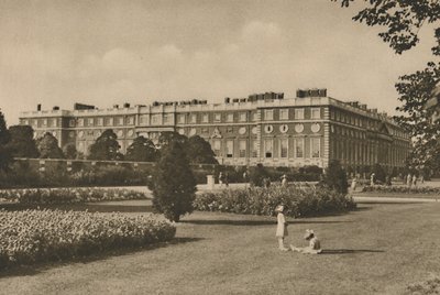 Oostvleugel van Hampton Court toegevoegd door Wren op de plaats van het werk van de kardinaal, ca. 1935 door Donald McLeish