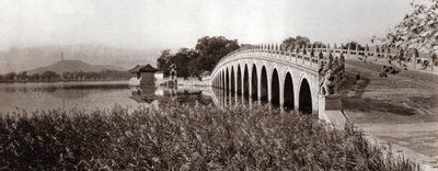 De brug met 17 bogen, Beijing door Donald Mennie