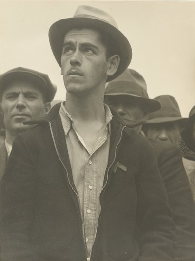 Straatbijeenkomst, San Francisco / "Hier overleeft de democratie" / "Wat staat ons te wachten". door Dorothea Lange