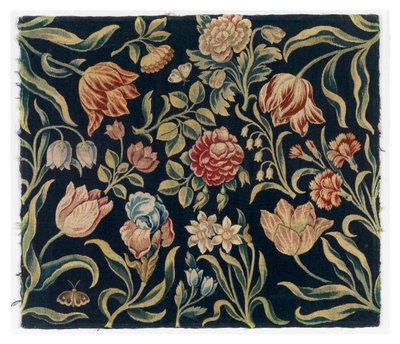 Kamerscherm met bloemrijke tapijtpanelen, mogelijk gemaakt in Nederland door Dutch School