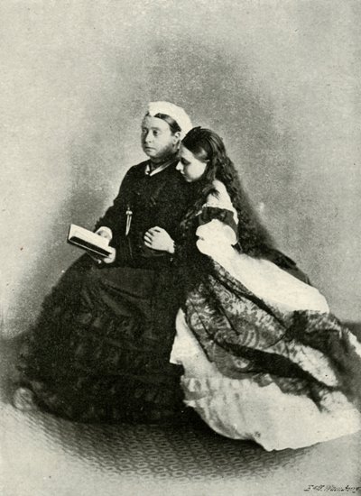 Hare Majesteit met Prinses Beatrice, april 1871, ca. 1897 door E. and S. Woodbury