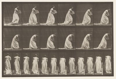 Buigen, waaier in rechterhand door Eadweard Muybridge