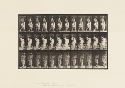 Lopen, kind dragen door Eadweard Muybridge