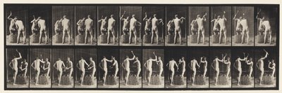 Plaat 375. Smid, twee modellen, hameren op aambeeld door Eadweard Muybridge