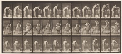 Plaat 432. Kleren wassen bij een kuip door Eadweard Muybridge