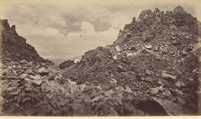Quezaltenango vanuit de krater van een vulkaan door Eadweard Muybridge