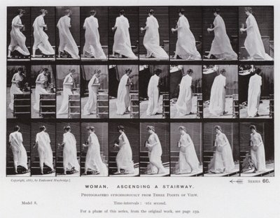 De menselijke figuur in beweging: Vrouw, een trap oplopen door Eadweard Muybridge