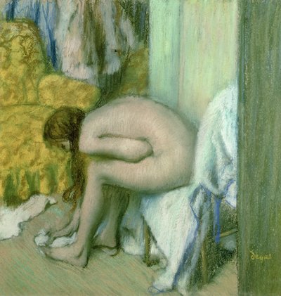 Na het bad, vrouw droogt haar linkervoet door Edgar Degas