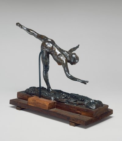 Arabesque op het rechterbeen, rechterhand dicht bij de grond, linkerarm uitgestrekt - eerste arabesque penchée door Edgar Degas