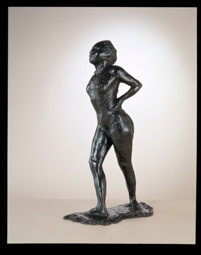 Dancer At Rest, Hands On Hips, Right Leg Forward, c. 1881-1890 (cast 1919-1925) door Edgar Degas