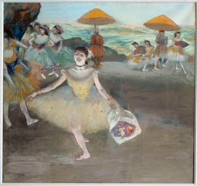 Danseres met het boeket groetend op het podium (schilderij) (1878) door Edgar Degas