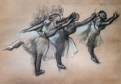 Drie dansers. 1895-1900. Houtskool en pastel op calqueerpapier. door Edgar Degas