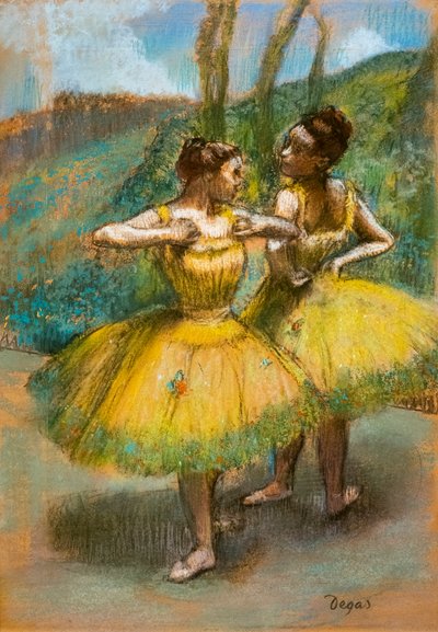 Twee dansers in geel. Rond 1896. Pastel en houtskool op twee stroken papier. door Edgar Degas