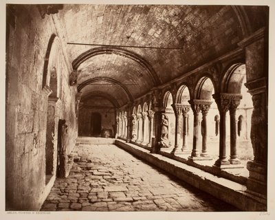 Arles. Klooster St. Trophime (noordgalerij) door Édouard Baldus