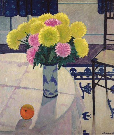 Stilleven met chrysanten in een vaas door Edward Alexander Wadsworth