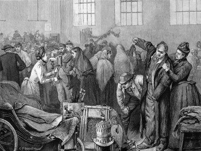 Een Rommelmarkt door Edward Frederick Brewtnall
