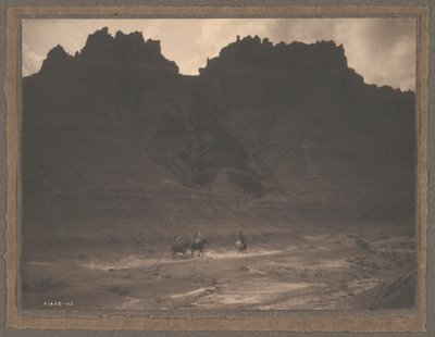 In de schaduw van de klif door Edward S. Curtis