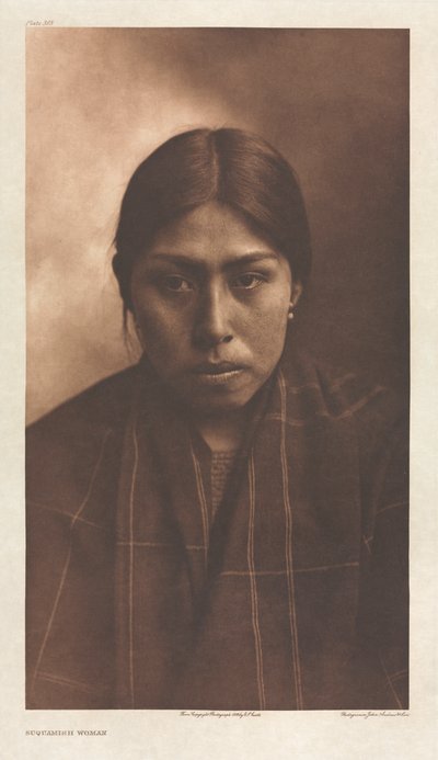 Portfolio IX, Plaat 305: Suquamish Vrouw door Edward S. Curtis