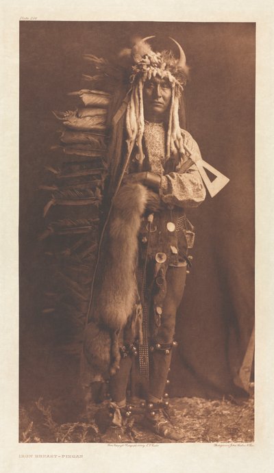 Portfolio VI, Plaat 206: IJzeren Borst - Piegan door Edward S. Curtis