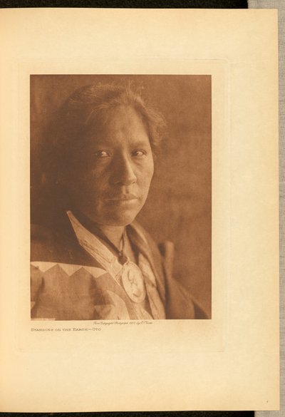 Op de aarde staan - Oto door Edward S. Curtis
