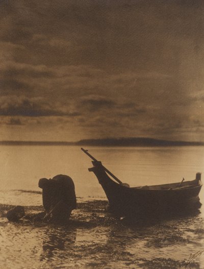 [The Clam Digger]. door Edward S. Curtis