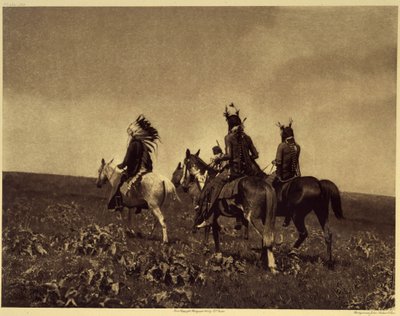 Een succesvolle aanval voor paarden. Foto uit volume 4 van de encyclopedie uitgegeven door Edward S. Curtis (1868-1952) over de Noord-Amerikaanse Indianen door Edward Sheriff Curtis