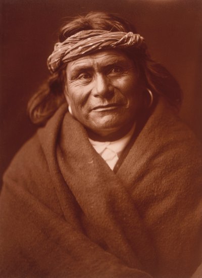 Acoma Man, ca. 1904 (getinte zilverdruk) door Edward Sheriff Curtis