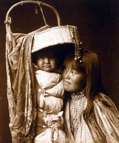Apache meisje en Papoose door Edward Sheriff Curtis