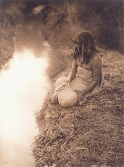 Maricopa Vrouw bij de Stroom door Edward Sheriff Curtis