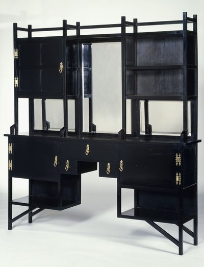 Een zwartgelakte William Watt zijkast door Edward William Godwin