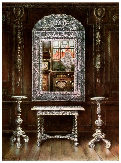 Spiegel, gueridons en tafel bedekt met zilveren platen, 1910 door Edwin Foley