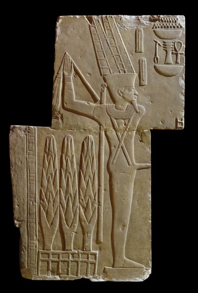 Reliëf van de god Min (kalksteen) door Egyptian