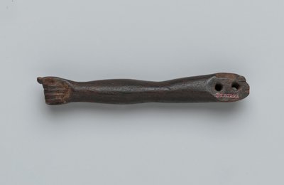 Kleine arm van een standbeeld door Egyptian