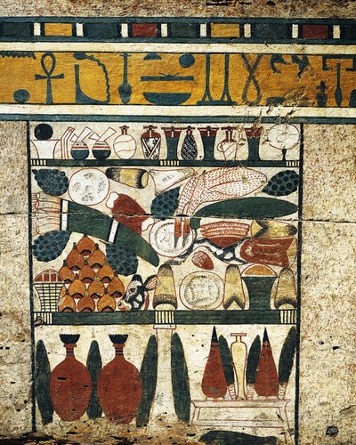 Gepleisterd, beschilderd houten paneel detail met stapel begrafenisoffers, van Sarcofaag van Ibi door Egyptian 17th Dynasty