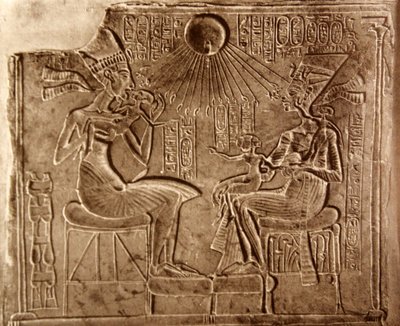 Akhenaten en zijn familie, uit Akhetaten (modern Tell el-Amarna) door Egyptian 18th Dynasty