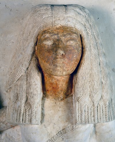 Gezicht van Aniuia, vrouw van schrijver Meryneith, detail van dubbelstandbeeld van hogepriester Meryneith en zijn vrouw Aniuia, beschilderd kalksteen uit de regeerperiode van Achnaton, Saqqara. Egyptische beschaving, Nieuwe Rijk, Dynastie XVIII. door Egyptian 18th Dynasty