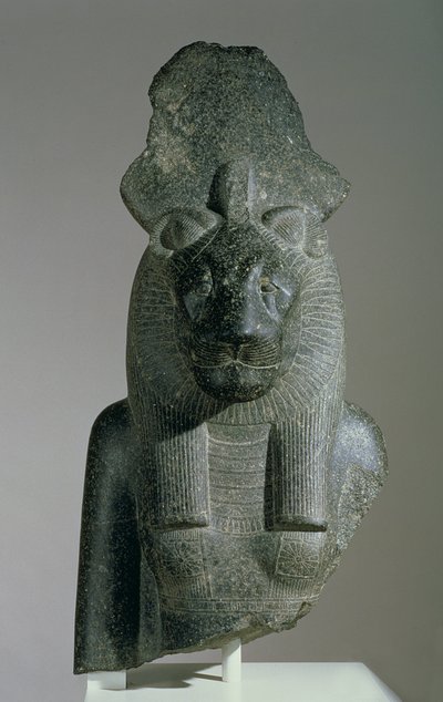 Buste van Sakhmet van een zittend standbeeld, ofwel uit het Mut Precinct of het dodentempel van Amenhotep III (granodioriet) door Egyptian 18th Dynasty