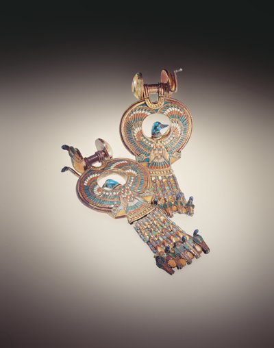 Oorbellen met hybride vogels met vleugels van valken en koppen van eenden, uit het graf van Toetanchamon door Egyptian 18th Dynasty