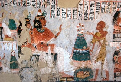 Egyptische oudheid: voorstelling van Roy en zijn vrouw Nebtawy tegenover een hogepriester. Schilderij van het graf van Roy (TT255). 18e dynastie. Van de Westelijke Jordaanoever van Luxor, Egypte door Egyptian 18th Dynasty