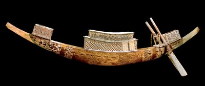 Egyptische oudheid: koninklijke boot: het vertegenwoordigt de reis van de overledene naar de andere wereld. Houtsnijwerk uit het graf van Toetanchamon (Tutankhamun), vallei der koningen, Egypte. 1375-1358 v.Chr. Egyptisch Museum, Caïro, Egypte door Egyptian 18th Dynasty