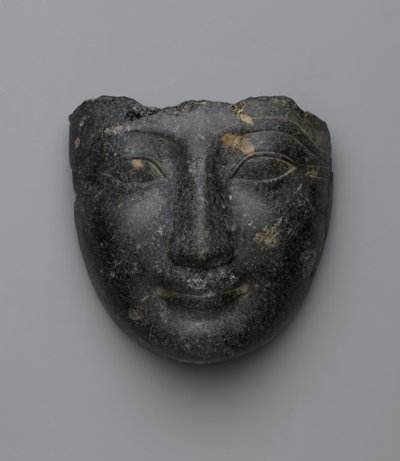 Gezicht van een sarcofaagdeksel, gekocht in Luxor, Nieuwe Koninkrijk door Egyptian 18th Dynasty