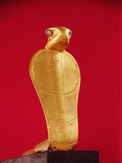 Beeld van de cobra Netjer-Ankh, uit het graf van Toetanchamon (ca. 1370-1352 v.Chr.) Nieuwe Koninkrijk door Egyptian 18th Dynasty