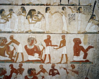 Begrafenisfeest met vrouwelijke muzikanten, dames die zich met sieraden tooien, mannen en muzikanten door Egyptian 18th Dynasty