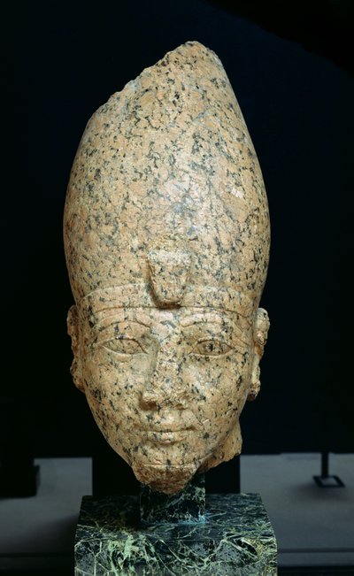 Hoofd van Hatsjepsoet (c.1473-c.1458 v.Chr.) of Thoetmosis II (c.1491-c.1479) Nieuwe Koninkrijk, c.1479-1425 v.Chr. door Egyptian 18th Dynasty