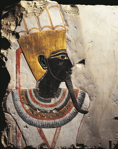 Kalkstenen blokken beschilderd met reliëfs die God Amun-Min afbeelden, uit de Tempel van Thoetmosis III in Deir el-Bahari, Egypte door Egyptian 18th Dynasty