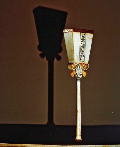 Papyrus polijststeen, uit het graf van Toetanchamon, Nieuwe Koninkrijk door Egyptian 18th Dynasty